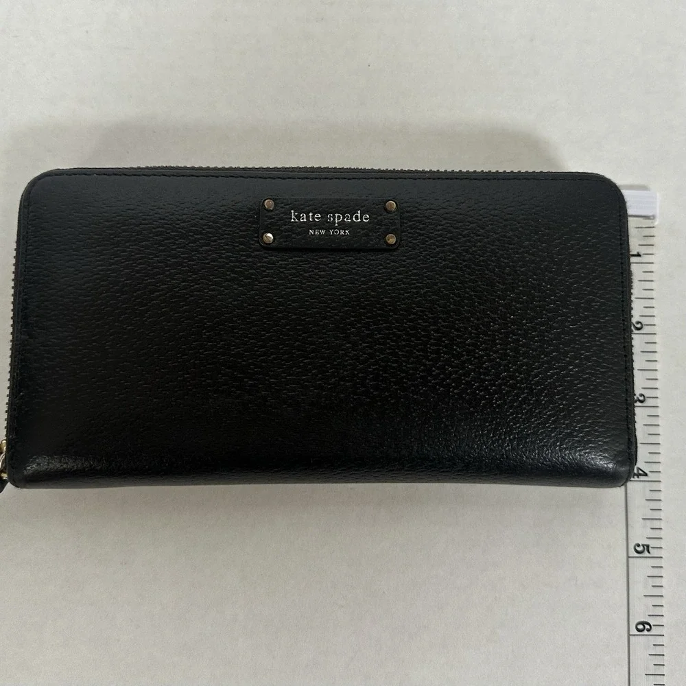 Kate Spade New York Grove Street Neda Wallet Leather Black Full Zip Closure